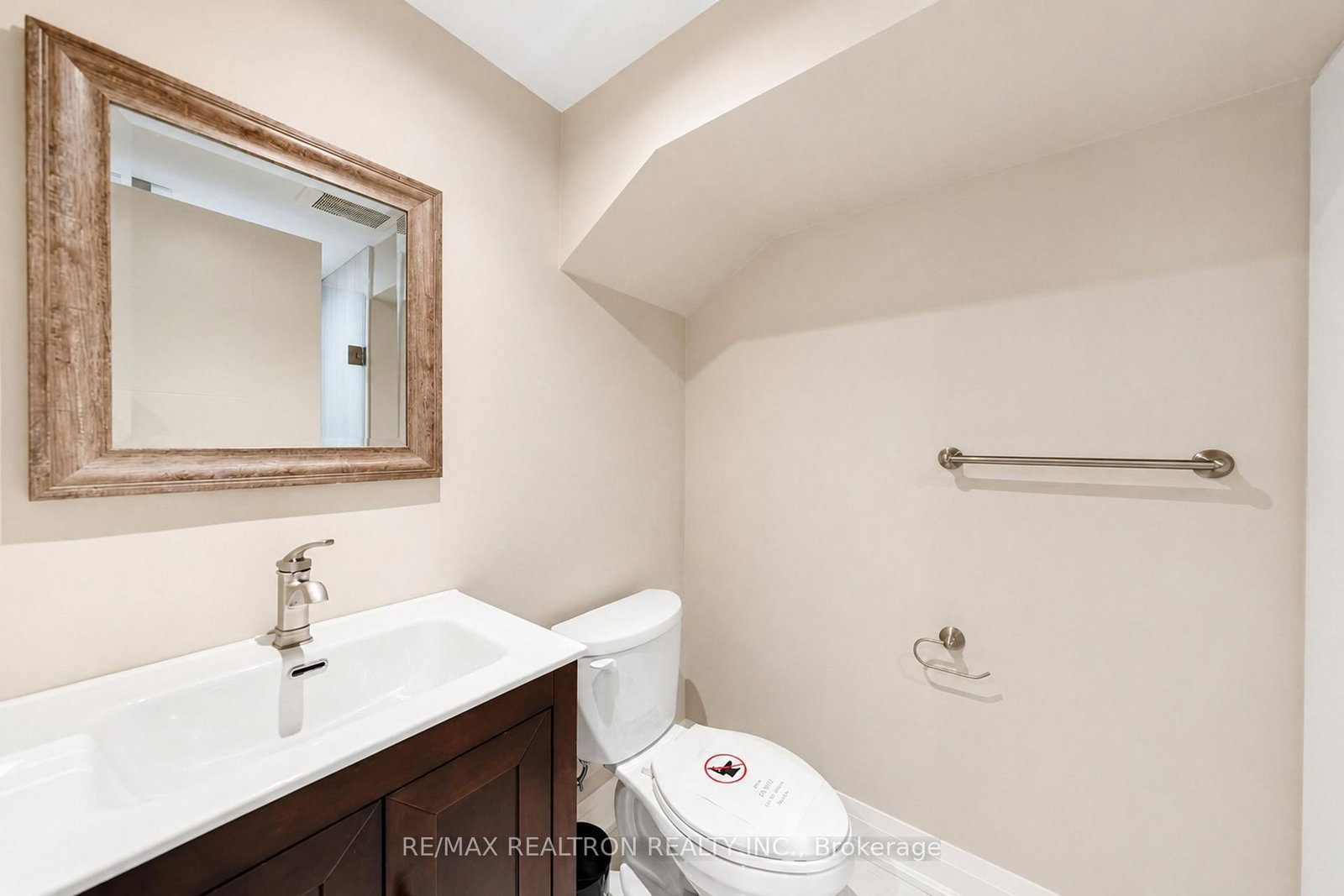90 Holmes Avenue • Toronto, ON photo 39