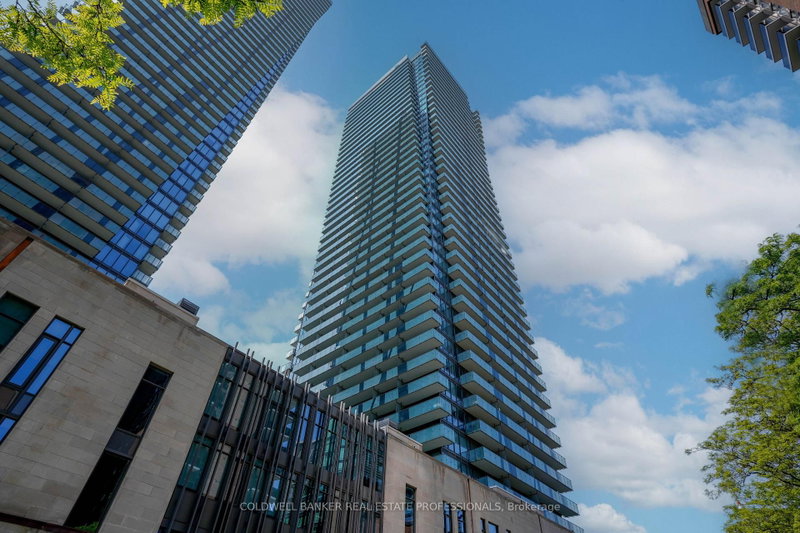 2202 - 65 St Mary Street