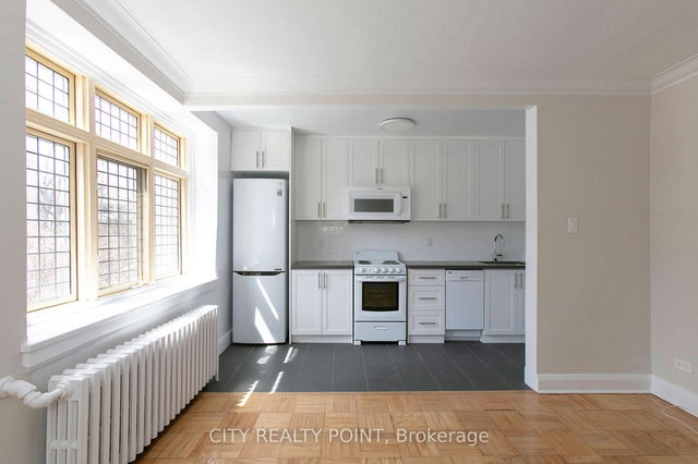 423 - 398 Avenue Road