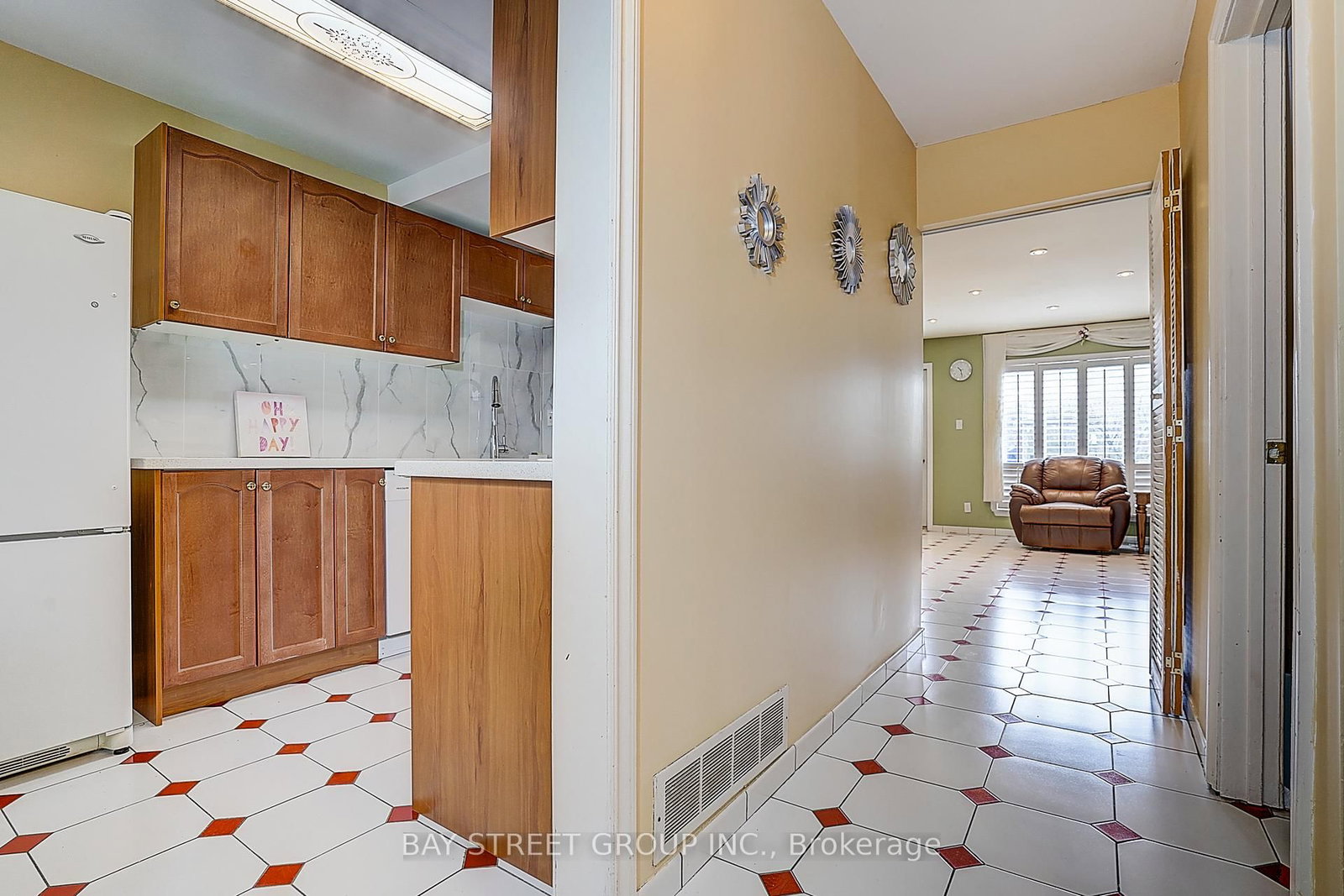 Listing Image 6