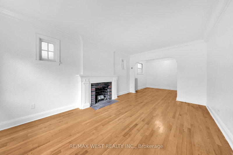 284 Fairlawn Ave, Toronto, M5M 1T1 | Image 3