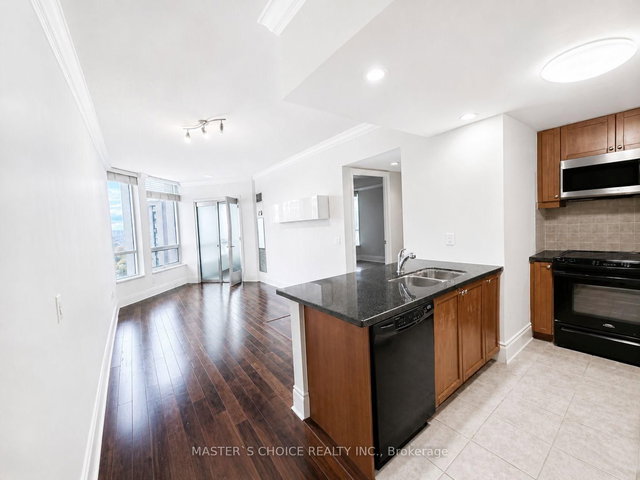 1530 - 500 Doris Avenue