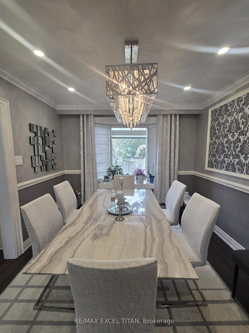 21 Dukinfield Cres, Toronto, M3A 2R9 | Image 3