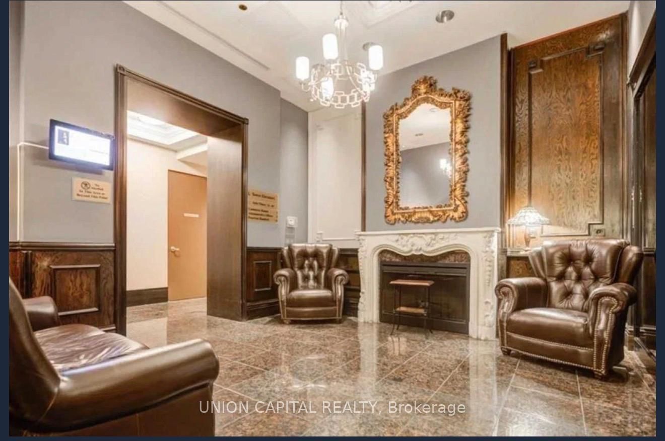 1 King Street W, Unit 3502 - Photo 17