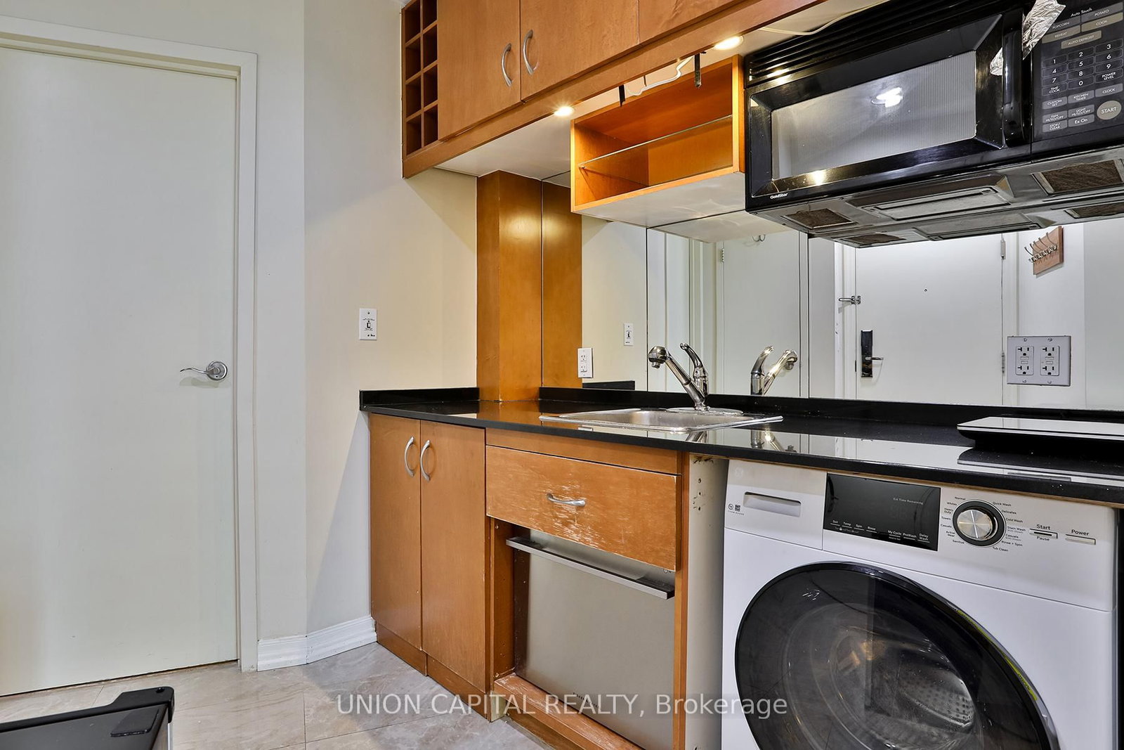 1 King Street W, Unit 3502 - Photo 7