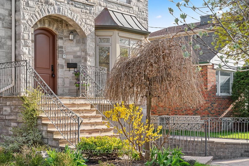71 Newton Dr, Toronto, M2M 2M8 | Image 2