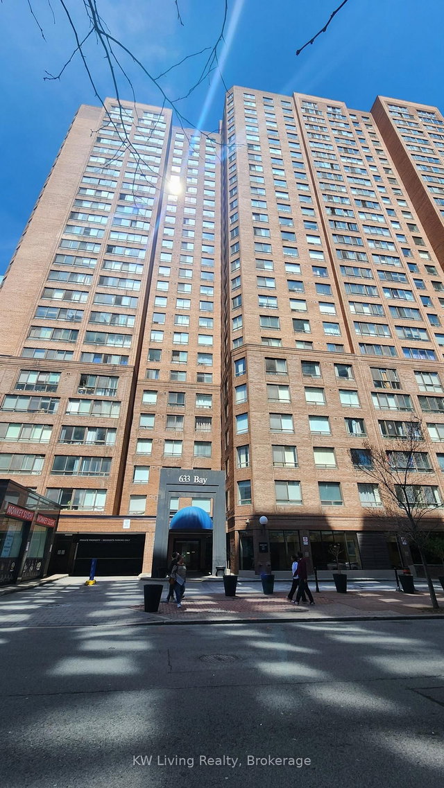 2022 - 633 Bay Street