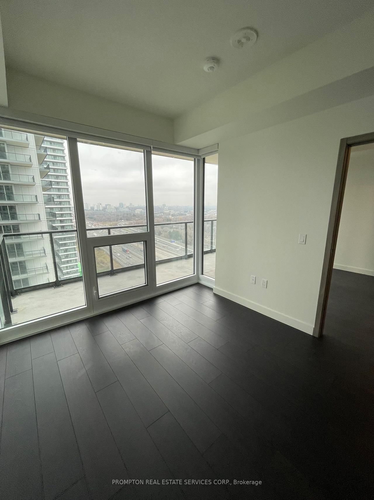 85 McMahon Drive, Unit 2015 - Photo 15