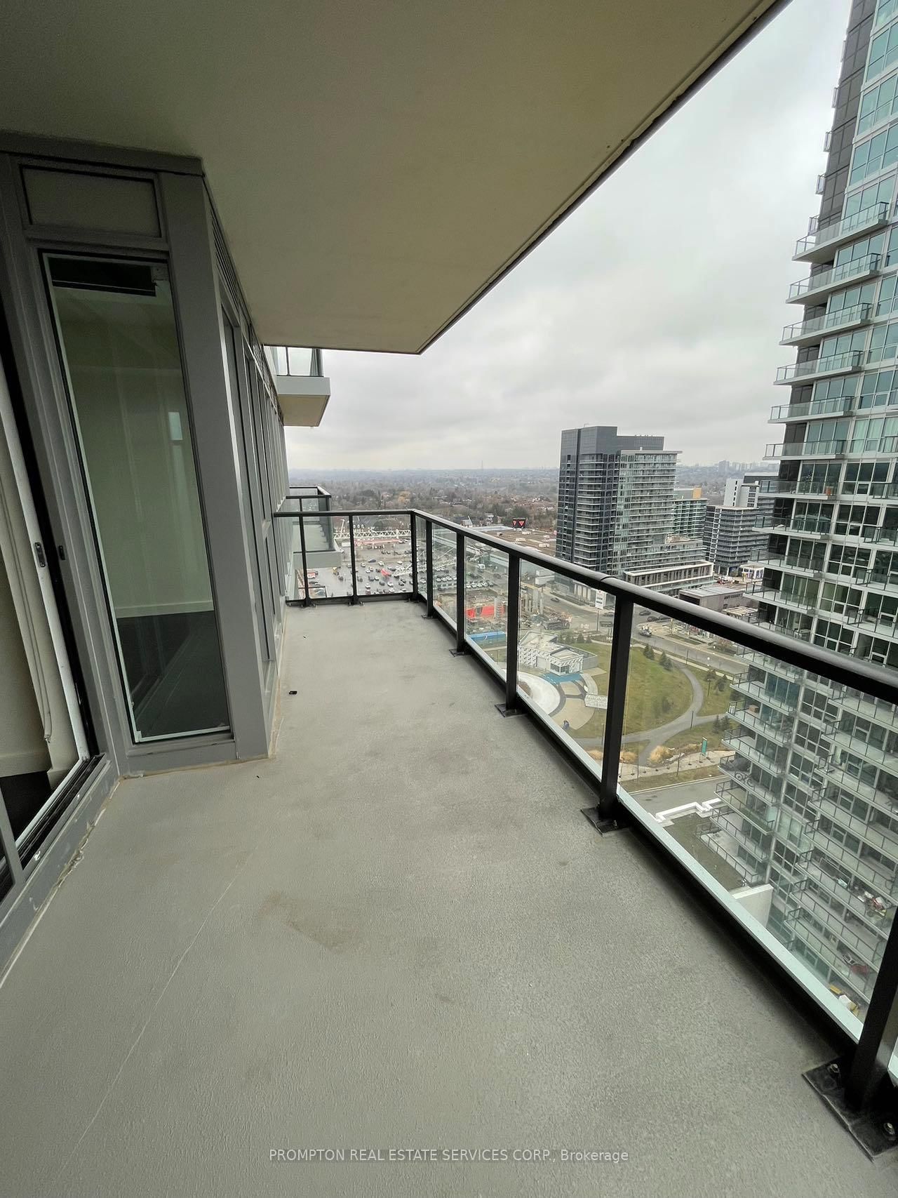 85 McMahon Drive, Unit 2015 - Photo 17