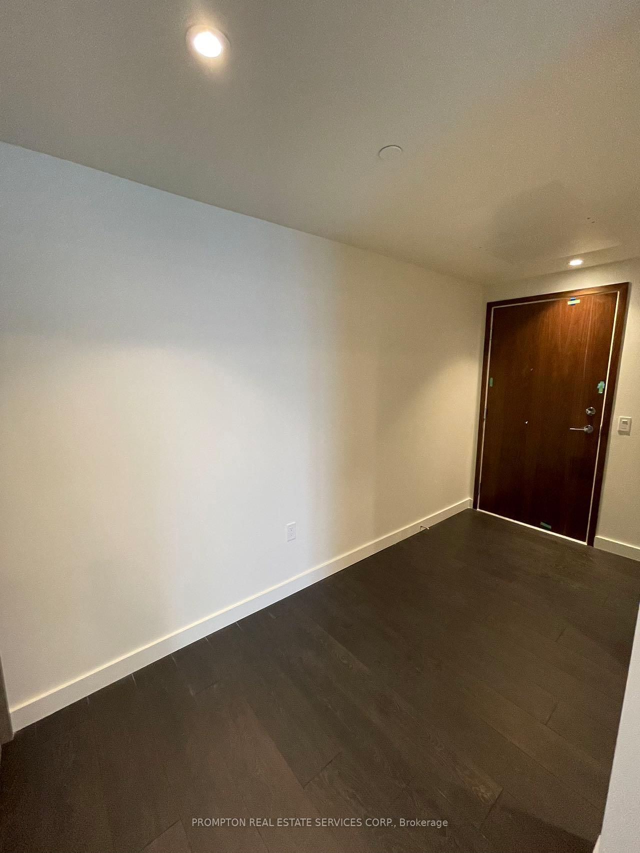 85 McMahon Drive, Unit 2015 - Photo 9