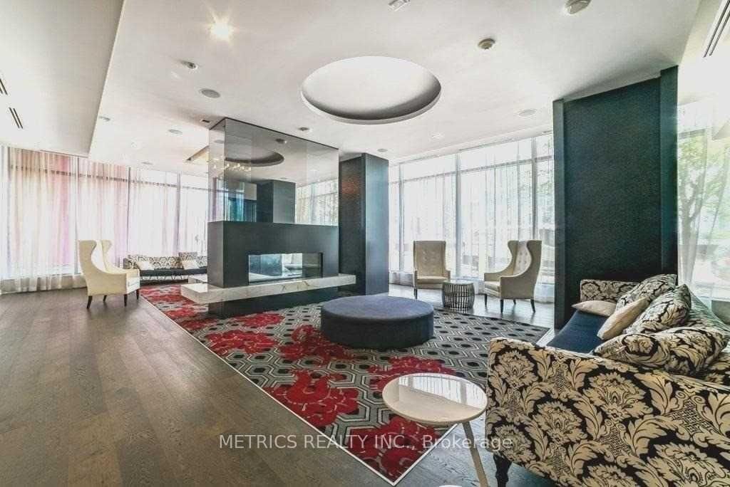 560 Front Street W, Unit 914 - Photo 2