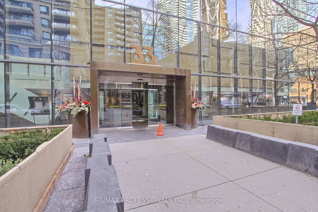 710 - 33 Charles Street E