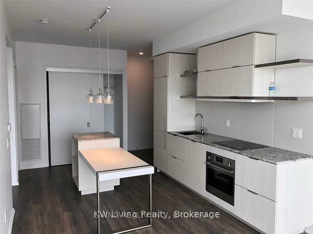 3714 - 197 Yonge Street