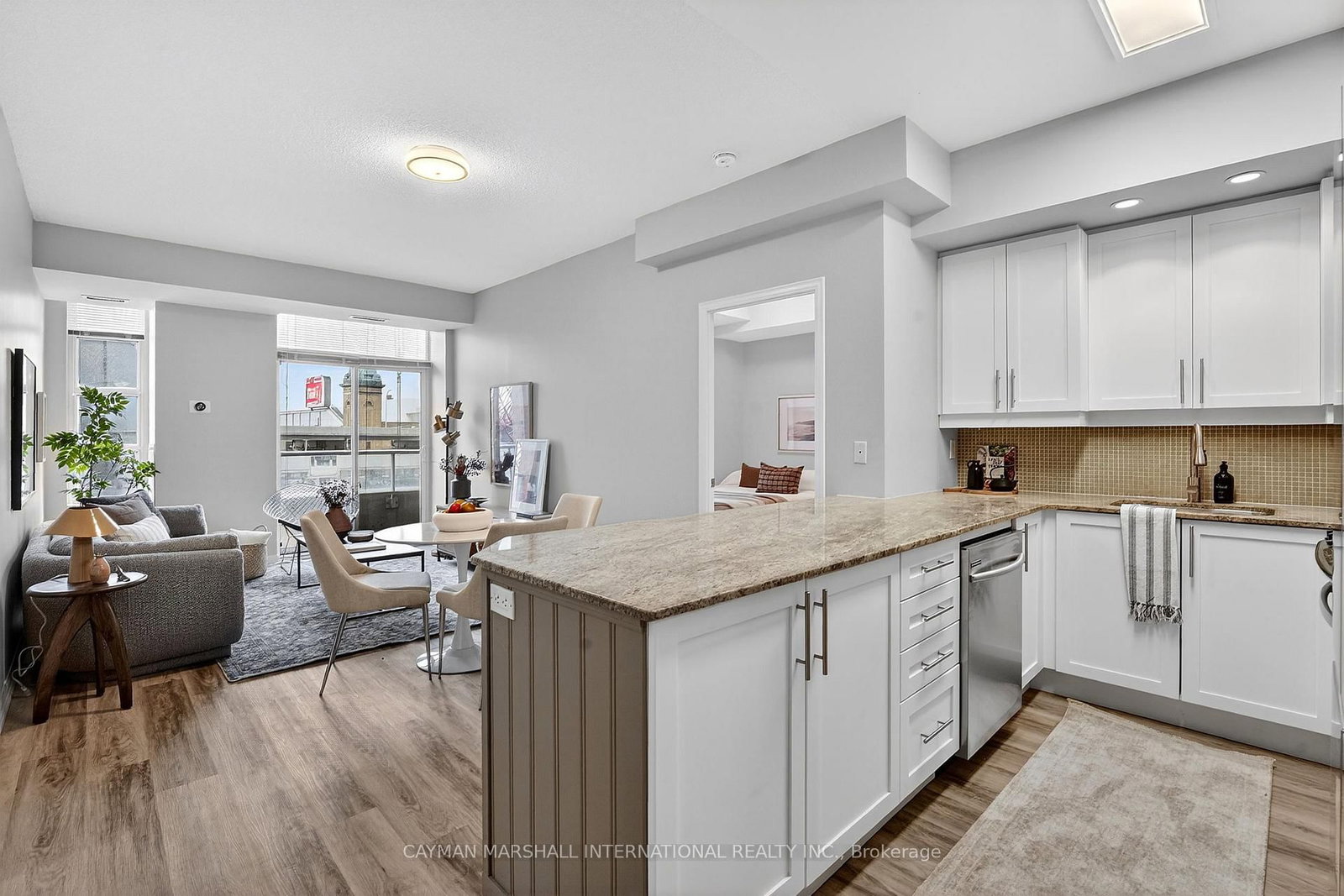 Listing Image 7