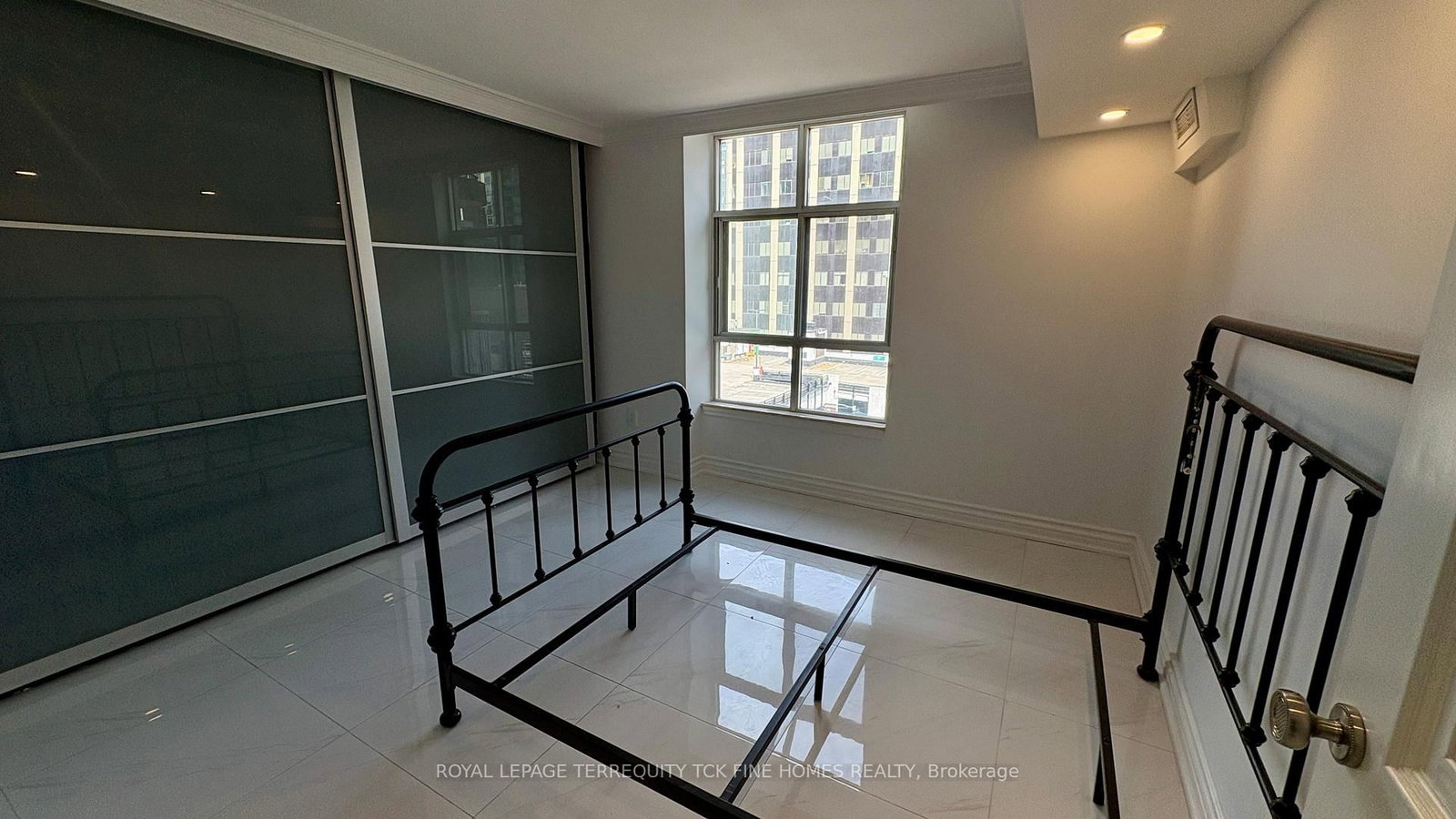 105 Victoria Street, Unit 1101 - Photo 10