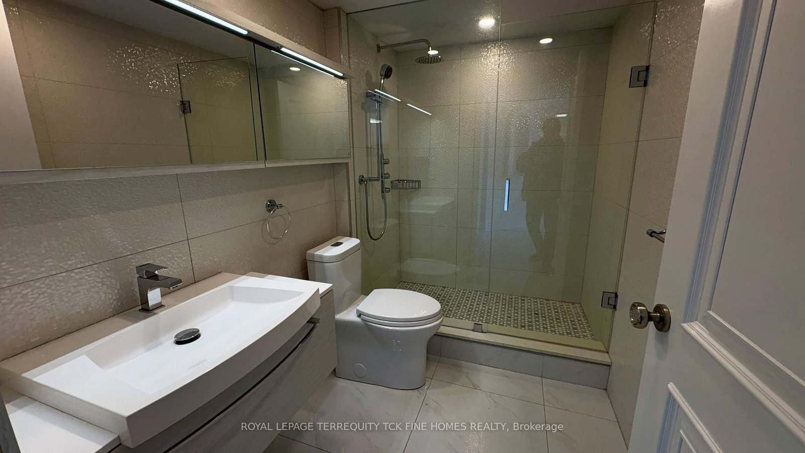 105 Victoria Street, Unit 1101 - Photo 12