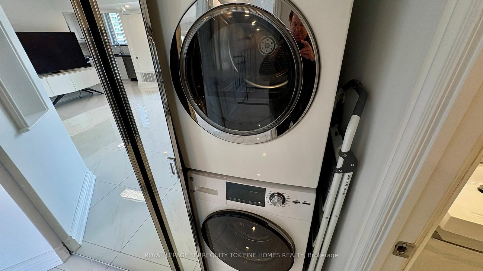 105 Victoria Street, Unit 1101 - Photo 13