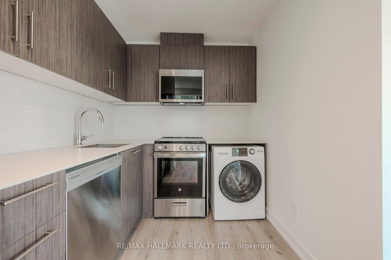35-851 Sheppard Avenue W, Unit 2nd floor - Photo 4
