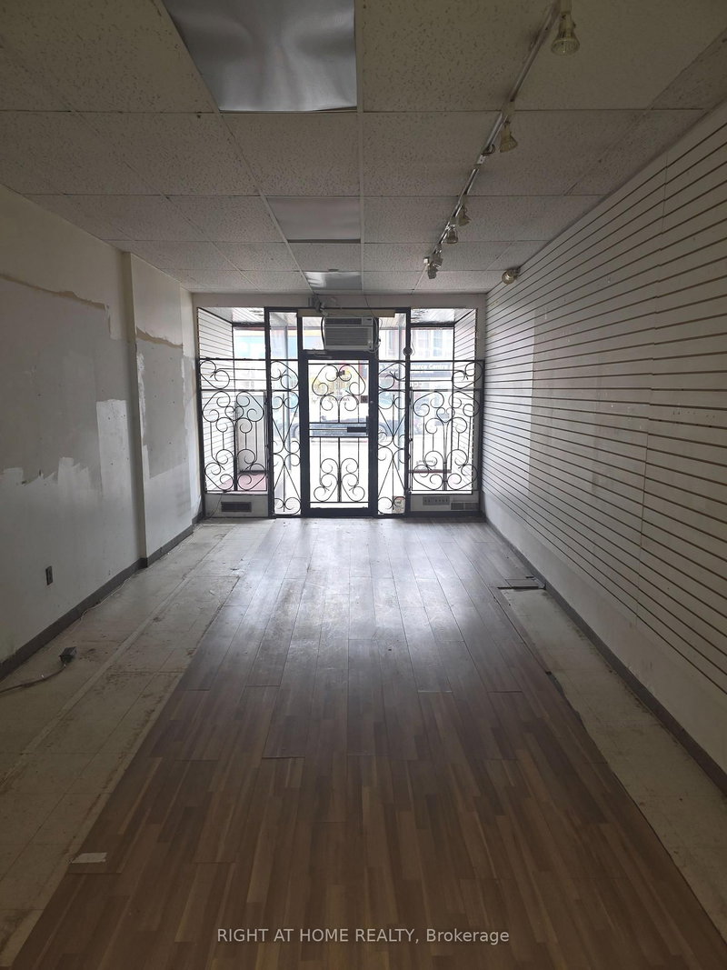 654 Bloor St W, Toronto, M6G 1K9 | Image 2