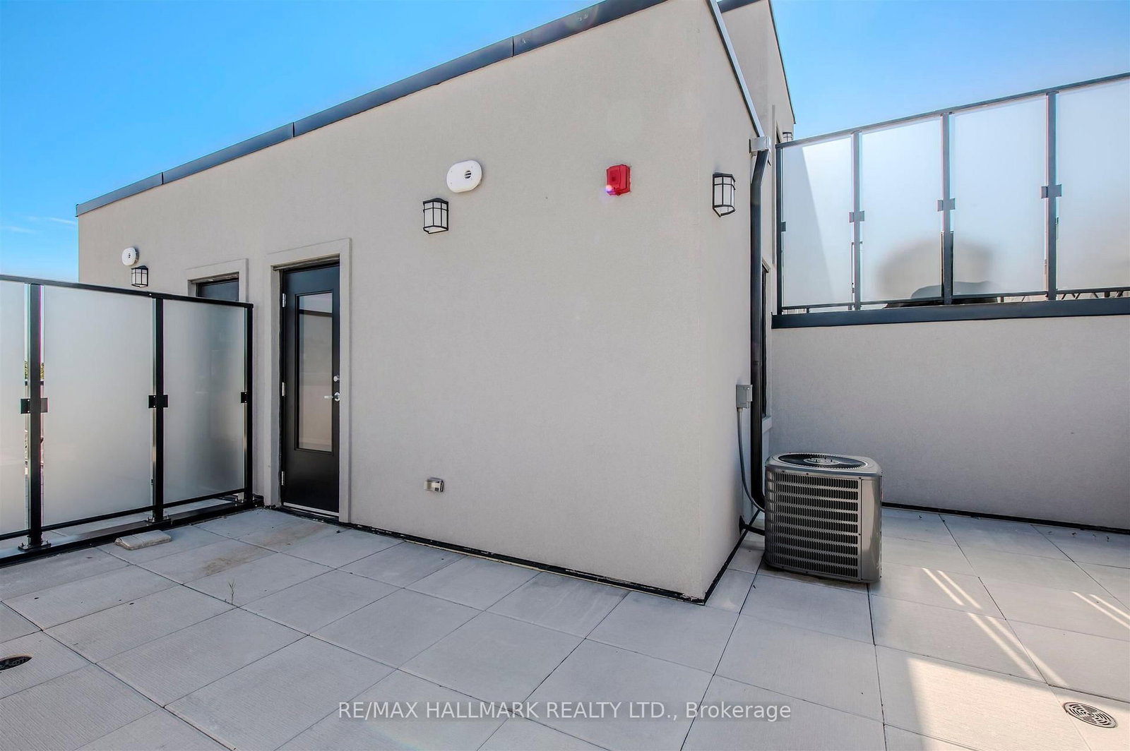 34-851 Sheppard Avenue W, Unit 4th floor