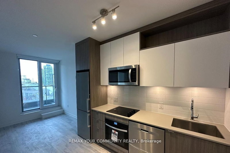 1005 - 70 Princess St, Toronto, M5A 0X6 | Image 3