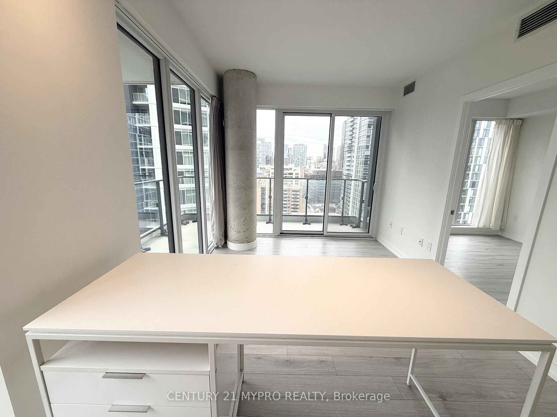77 Shuter Street, Unit 2313