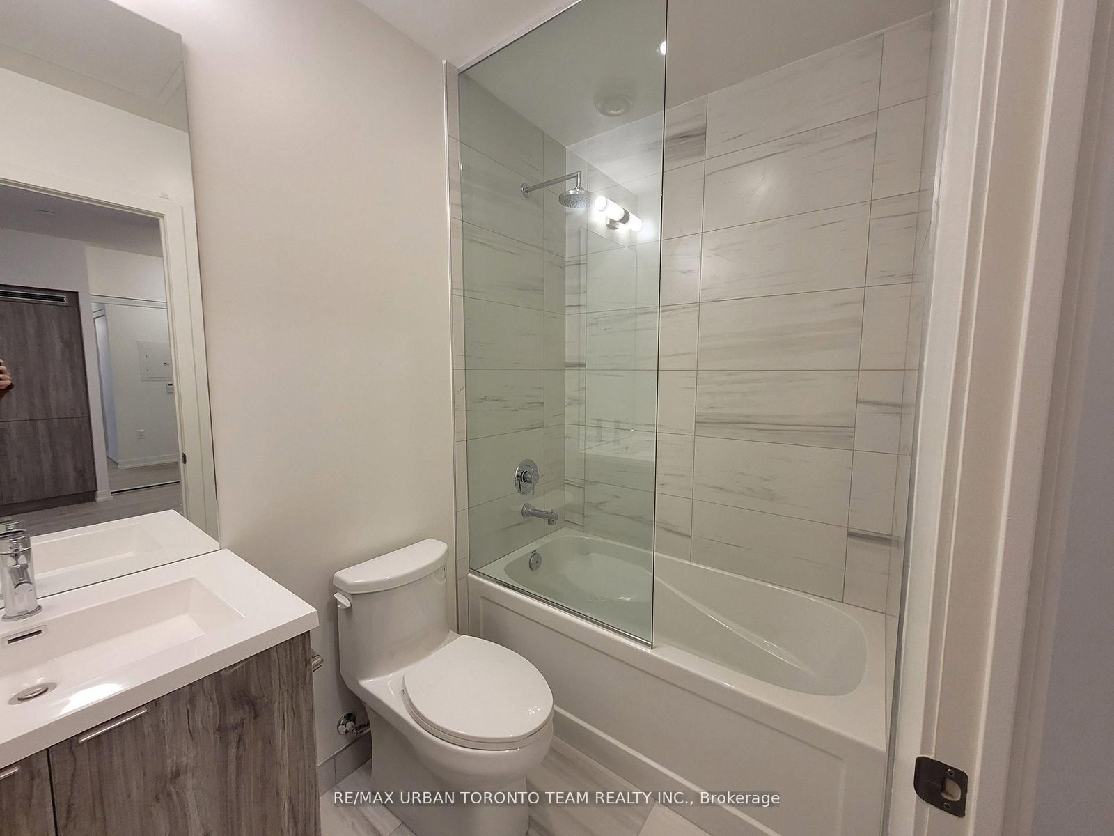 138 Downes Street, Unit 1001 - Photo 11