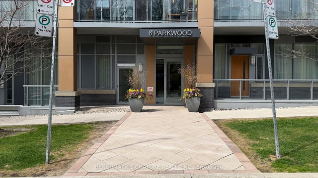 Th106 - 6 Parkwood Avenue