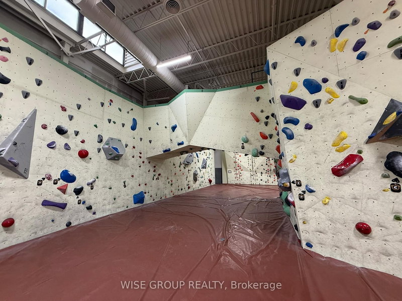 100A - 2450 Victoria Park Ave, Toronto, M2J 4A2 | Image 2