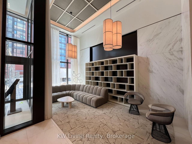 419 - 10 Oak Street