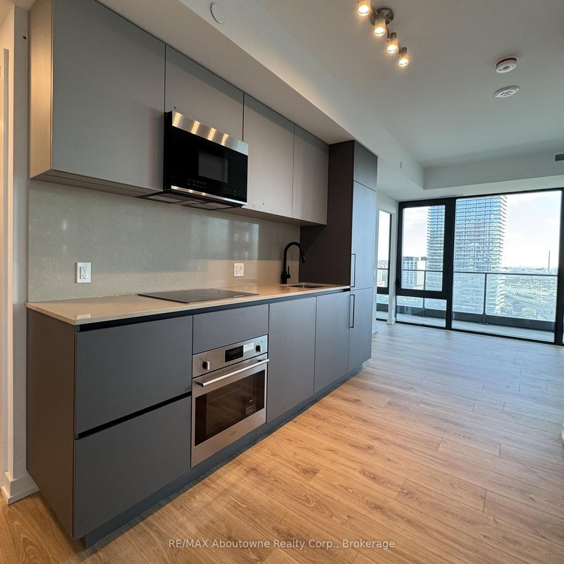 home for lease on 1602-35 Parliament Street