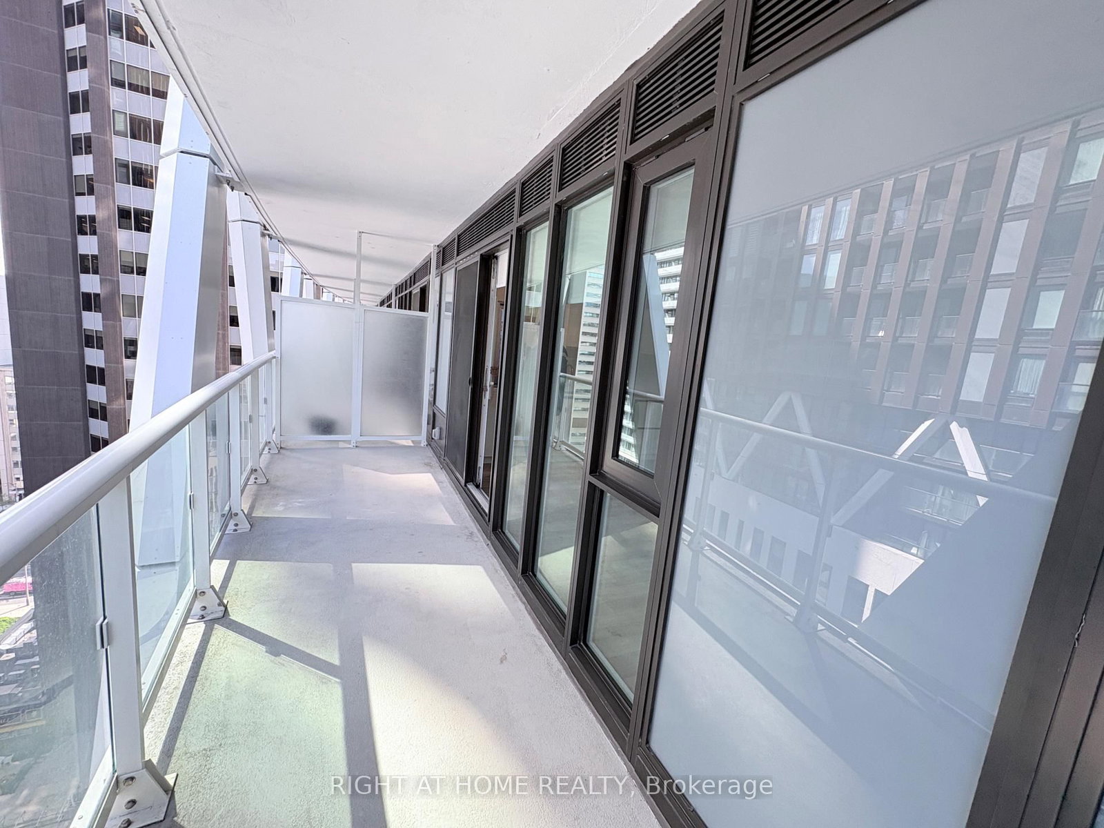 230 Simcoe Street, Unit 1436 - Photo 17