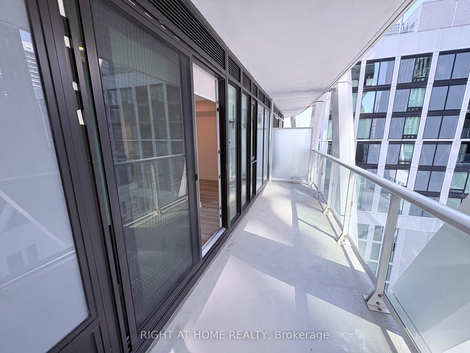 230 Simcoe Street, Unit 1436 - Photo 20
