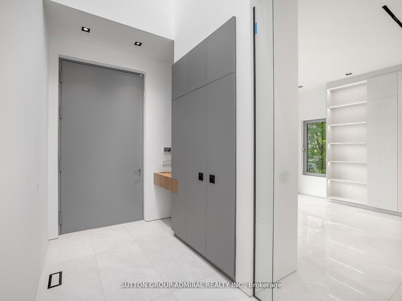 157 Old Forest Hill Rd, Toronto, M5N 2N7 | Image 2