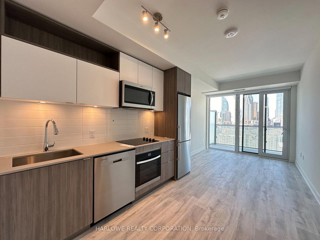 1855 W - 135 Lower Sherbourne Street
