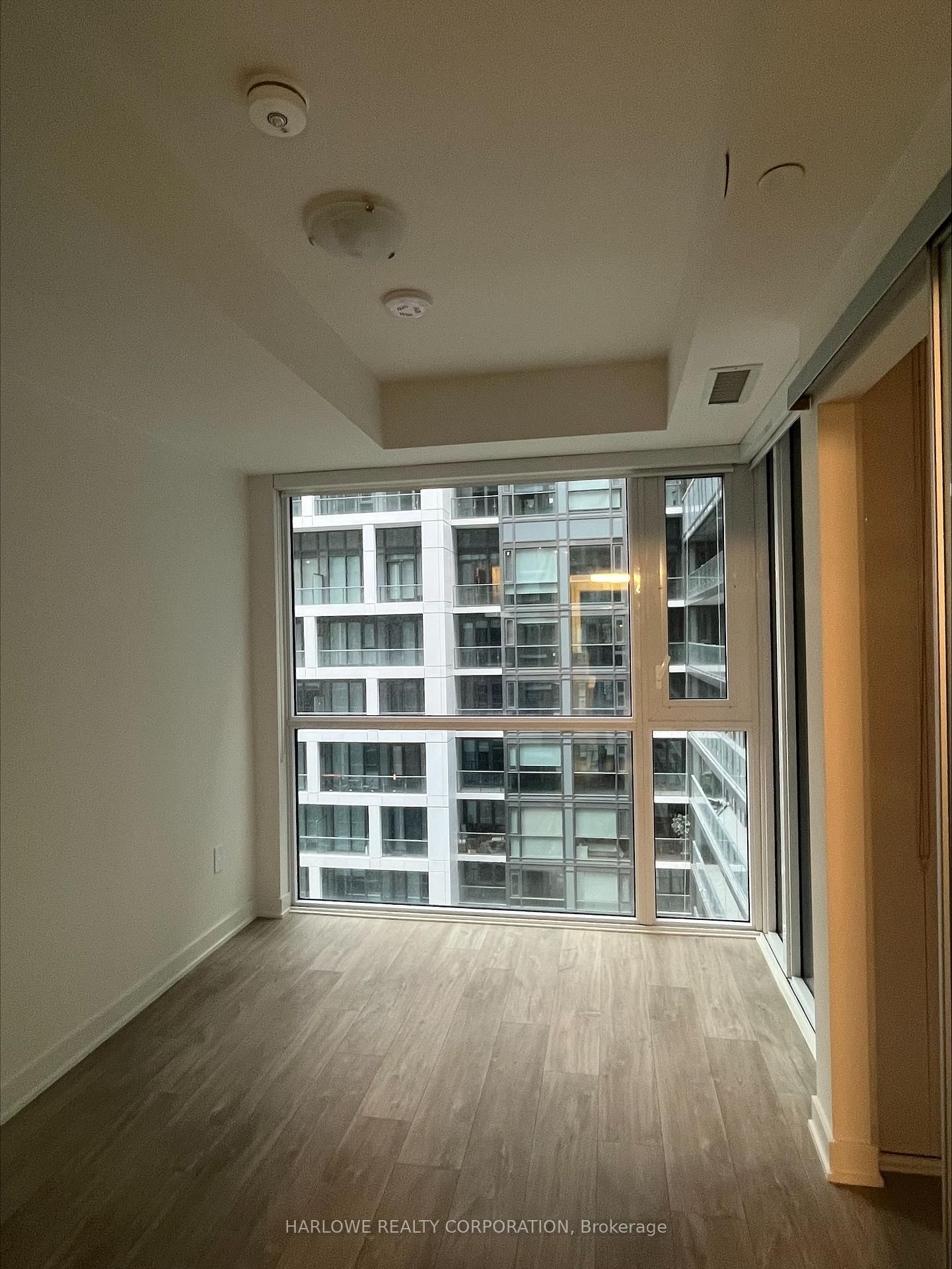 60 Princess Street, Unit 934 SE - Photo 5