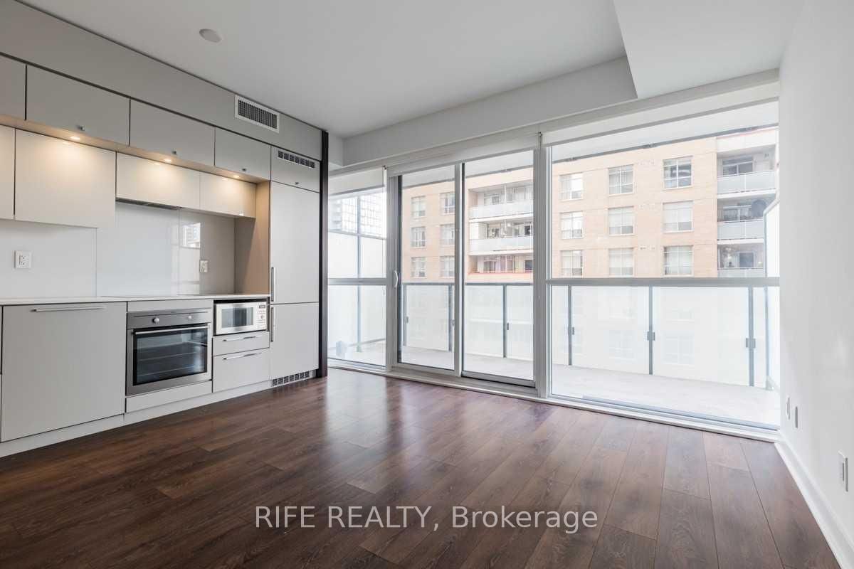 15 Grenville Street, Unit 706