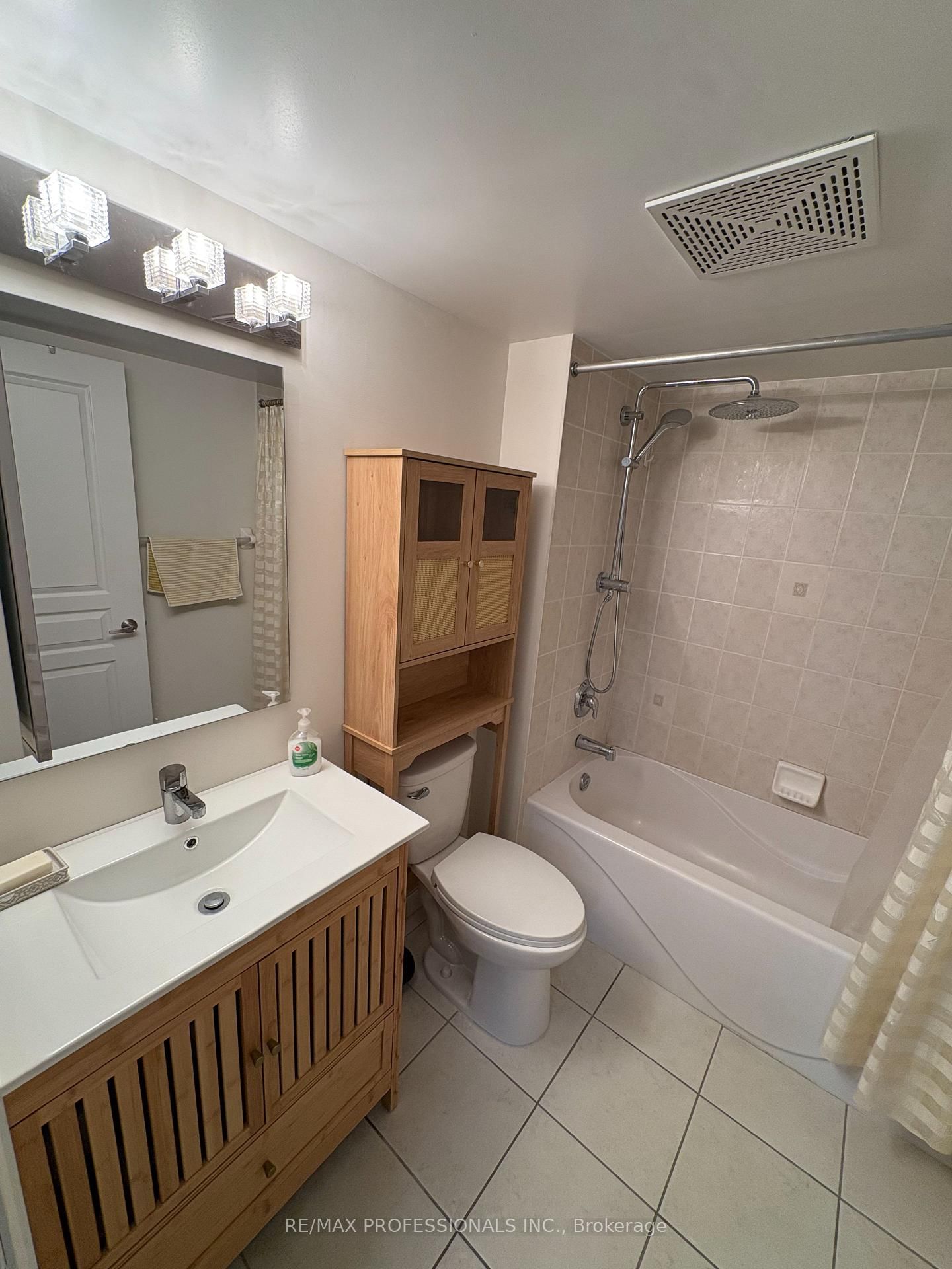 503 Beecroft Road, Unit 611 - Photo 18