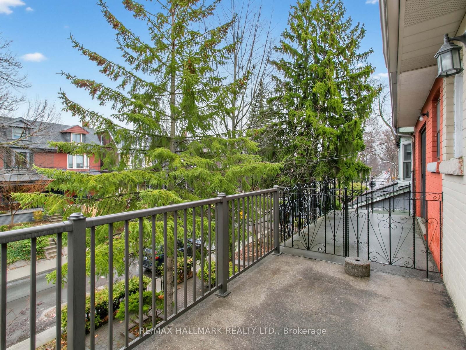276 Grace Street - Photo 13