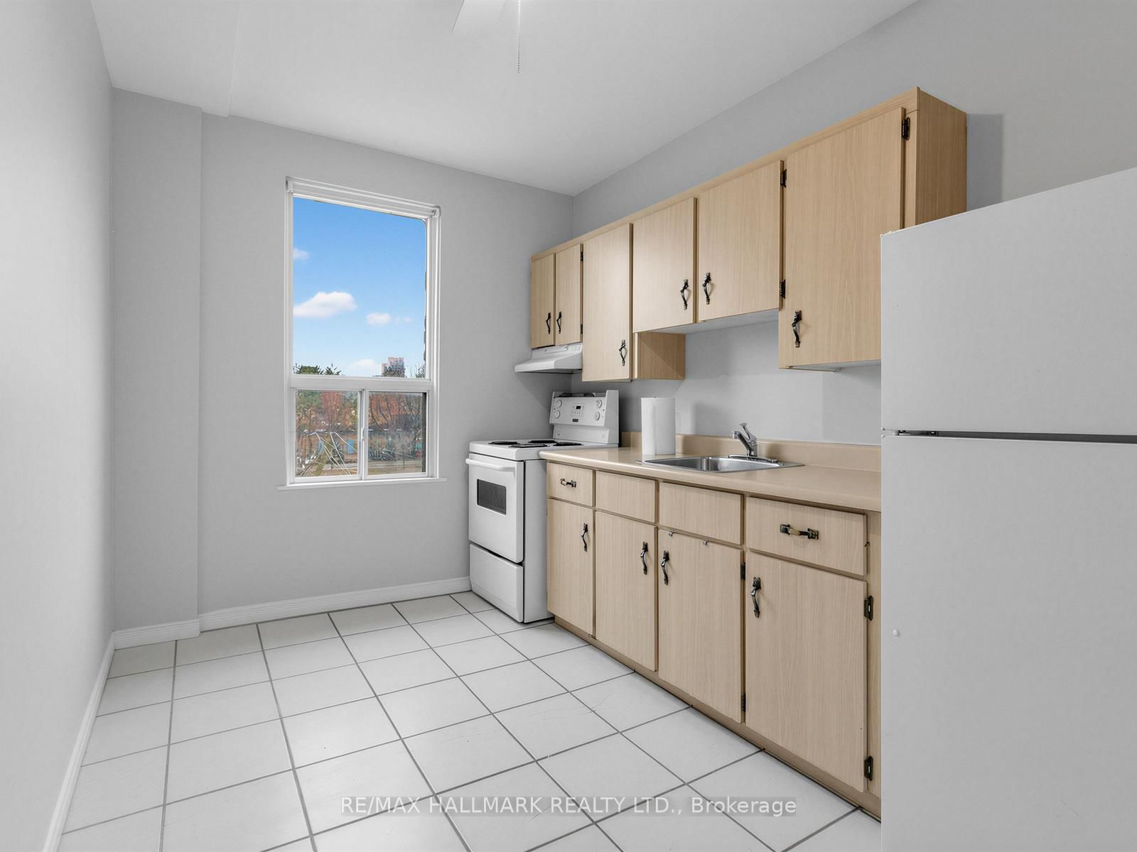 276 Grace Street - Photo 14