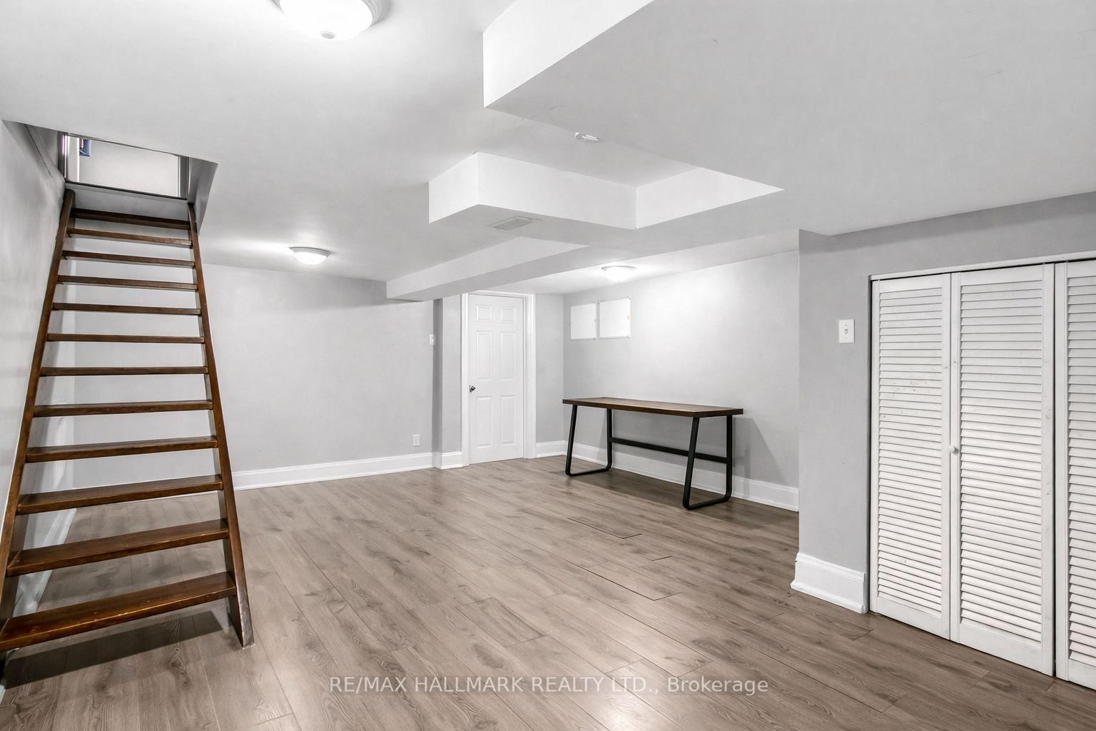 276 Grace Street - Photo 21