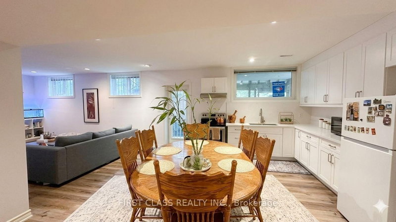 338 Parkview Ave, Toronto, M2N 3Z5 | Image 2