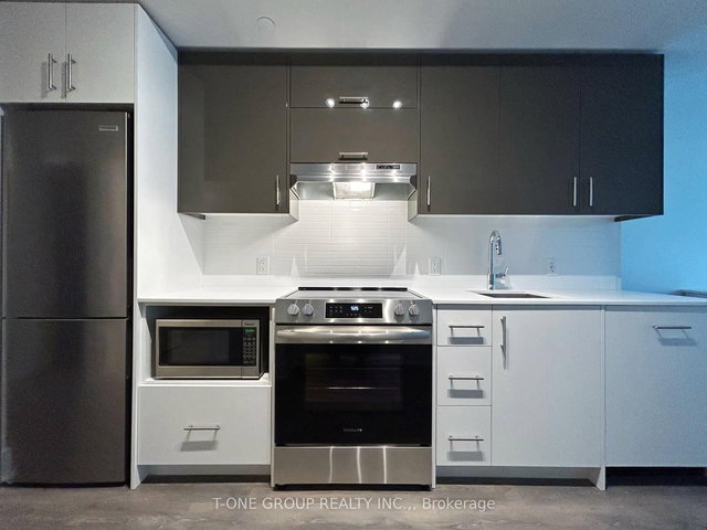 1716 - 188 Fairview Mall Drive
