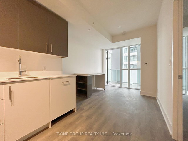 1716 - 188 Fairview Mall Drive