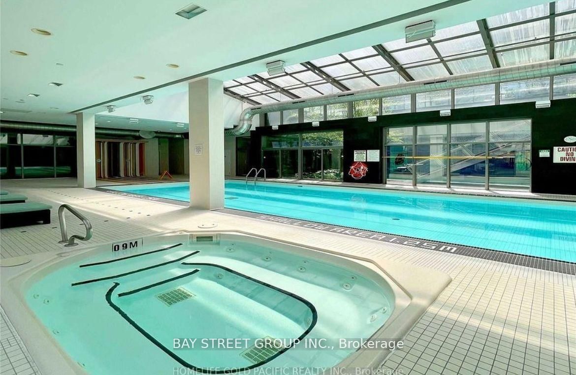 37 Grosvenor Street, Unit 605 - Photo 16