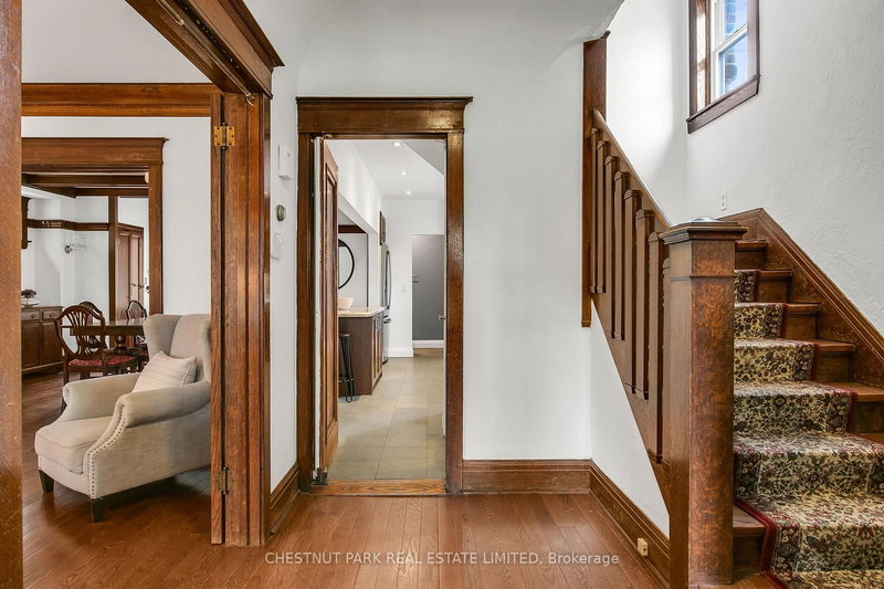 4 Biggar Ave, Toronto, M6H 2N4 | Image 3