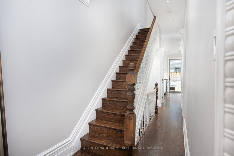 54 Stanley Terr, Toronto, M6J 2R4 | Image 3