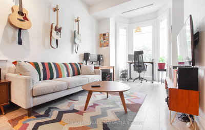 1 - 165 Carlton St | Toronto | Image