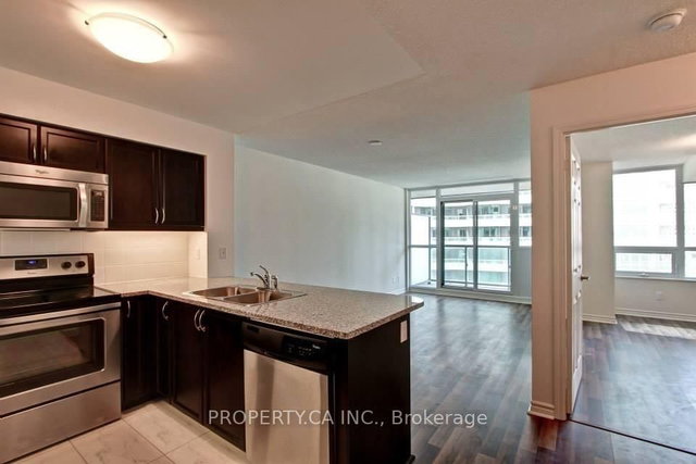 803 - 25 Lower Simcoe Street