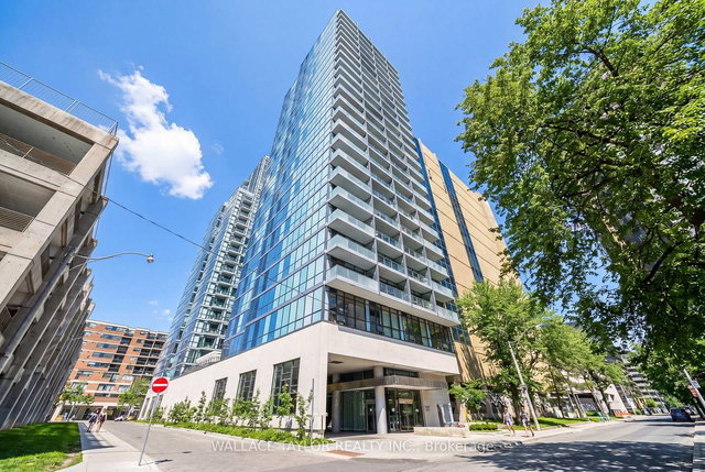 1702 - 210 Simcoe Street
